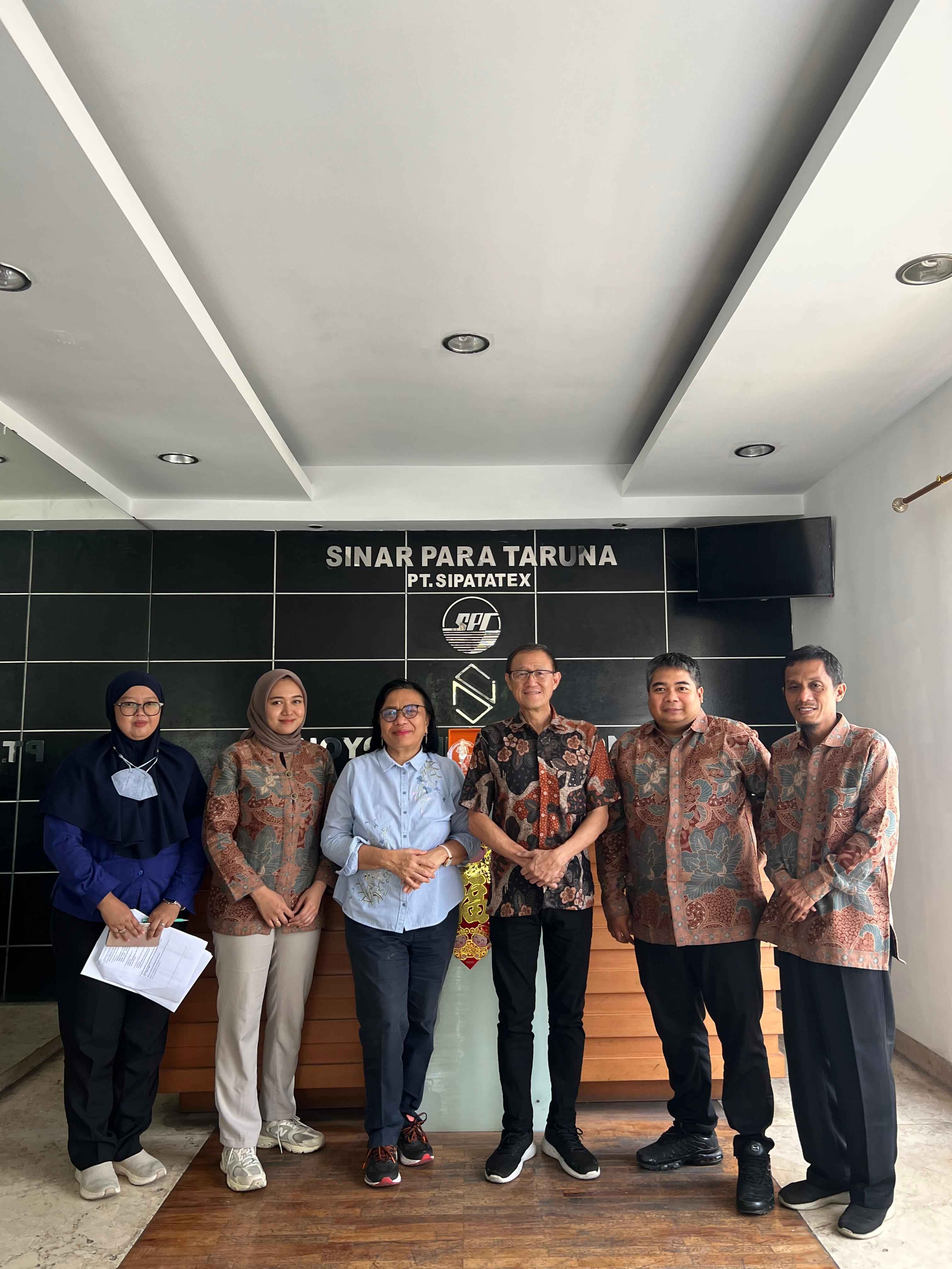 Monitoring dan Evaluasi Produk Tirai