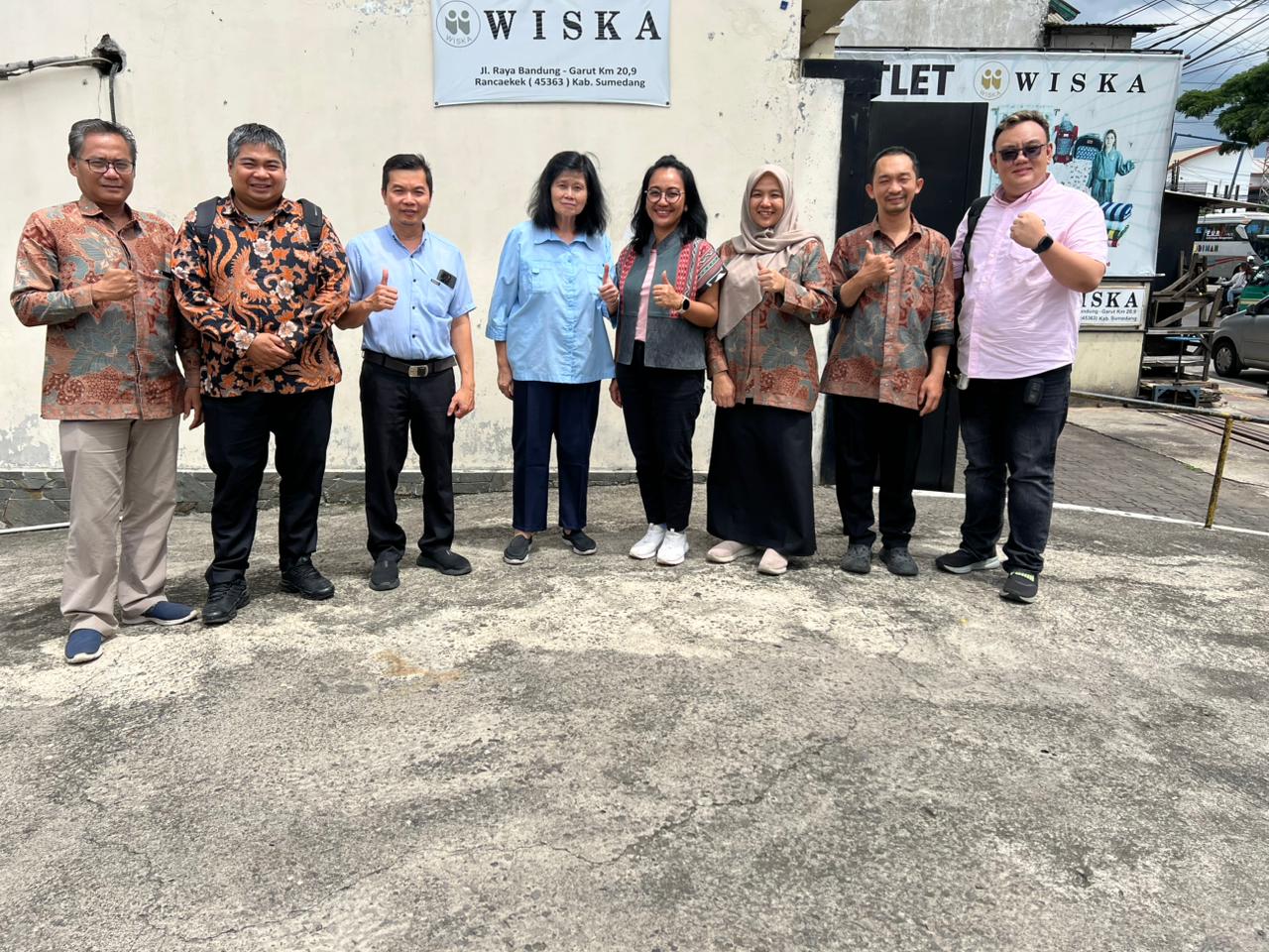 Monitoring dan Evaluasi Produk Tirai